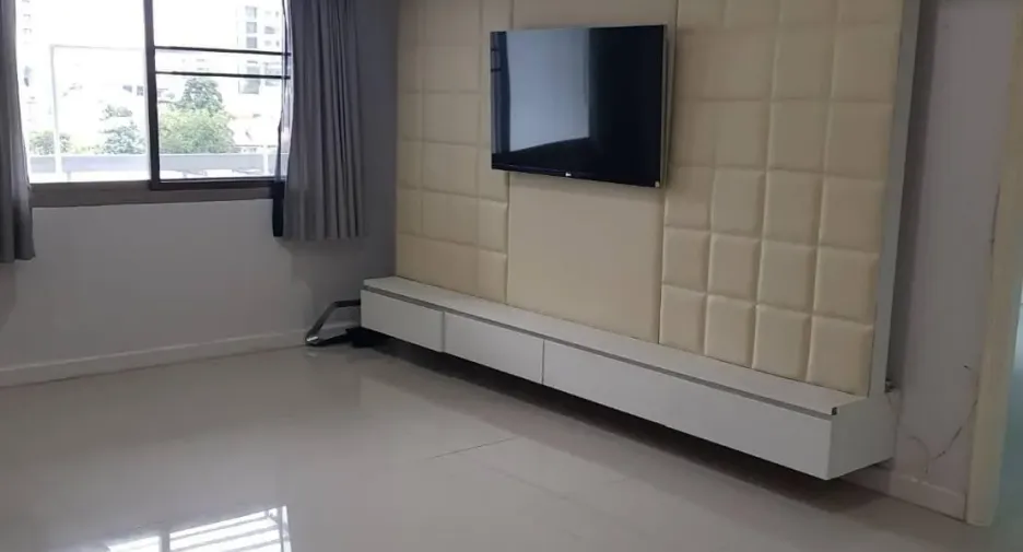 For rent 3 bedrooms condo in Watthana, Bangkok