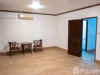 For rent 3 ベッドルーム townhouse in Khlong Toei, Bangkok