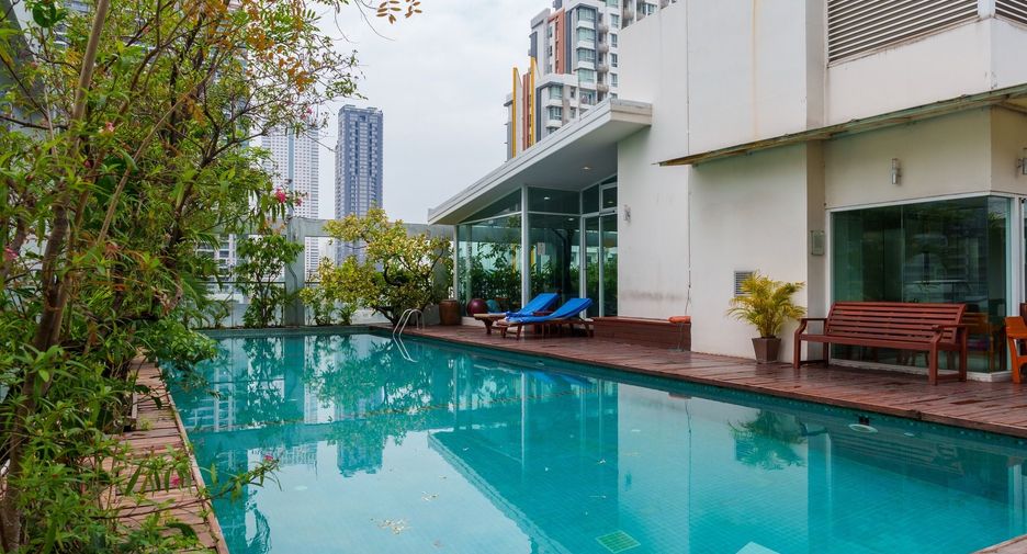 For rent retail Space in Sathon, Bangkok