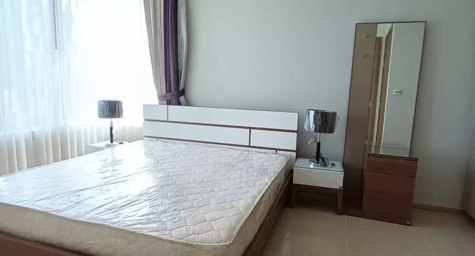 For rent 3 bedrooms condo in Khlong Toei, Bangkok