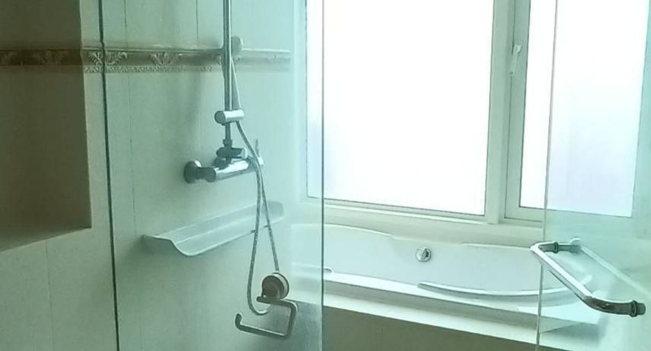 For rent 3 bedrooms condo in Khlong Toei, Bangkok