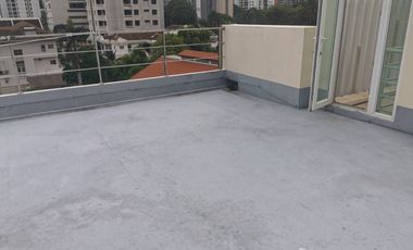 For rent 2 bedrooms retail Space in Watthana, Bangkok