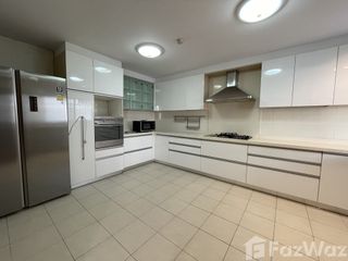 Аренда 4 спальни апартаменты в Кхлонг Тоеи, Бангкок