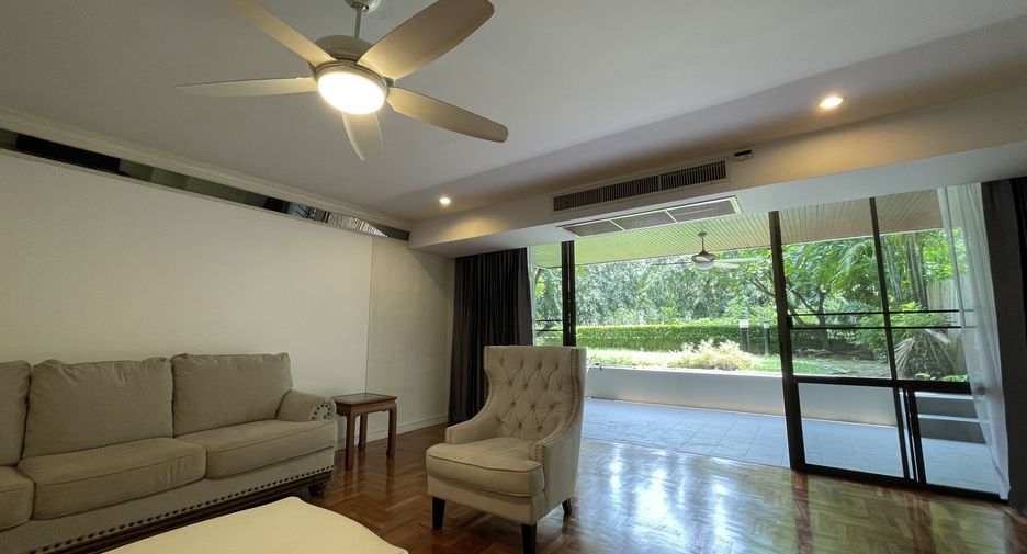 For rent 4 bedrooms apartment in Khlong Toei, Bangkok