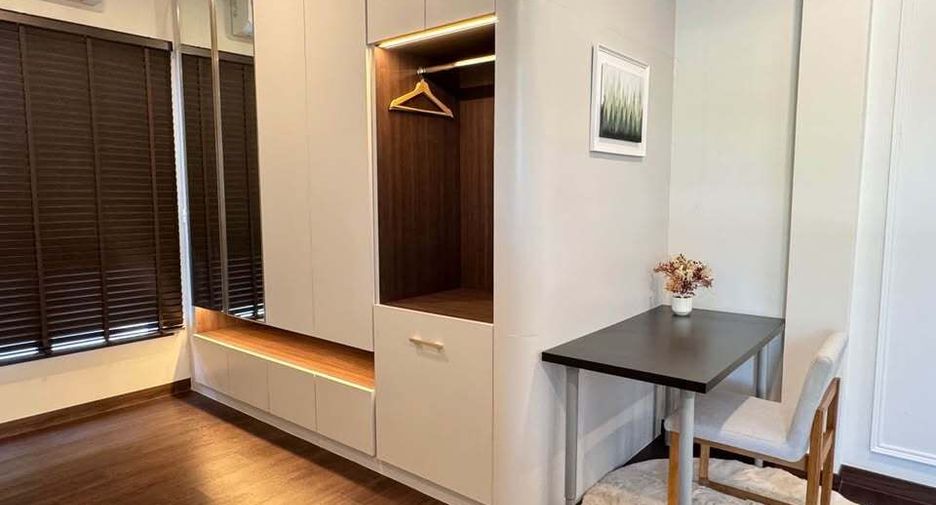 Haus zur Miete mit 5 Zimmer in Bang Phli, Samut Prakan