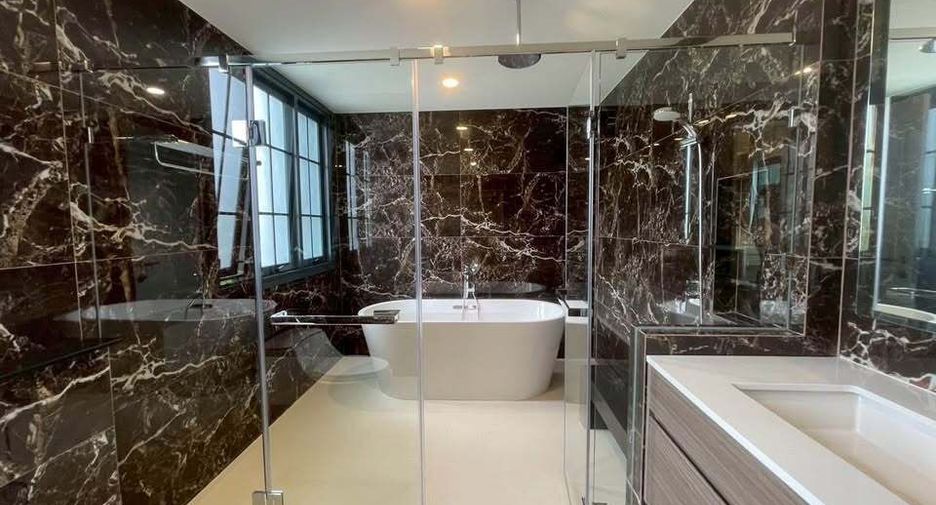 Haus zur Miete mit 5 Zimmer in Bang Phli, Samut Prakan