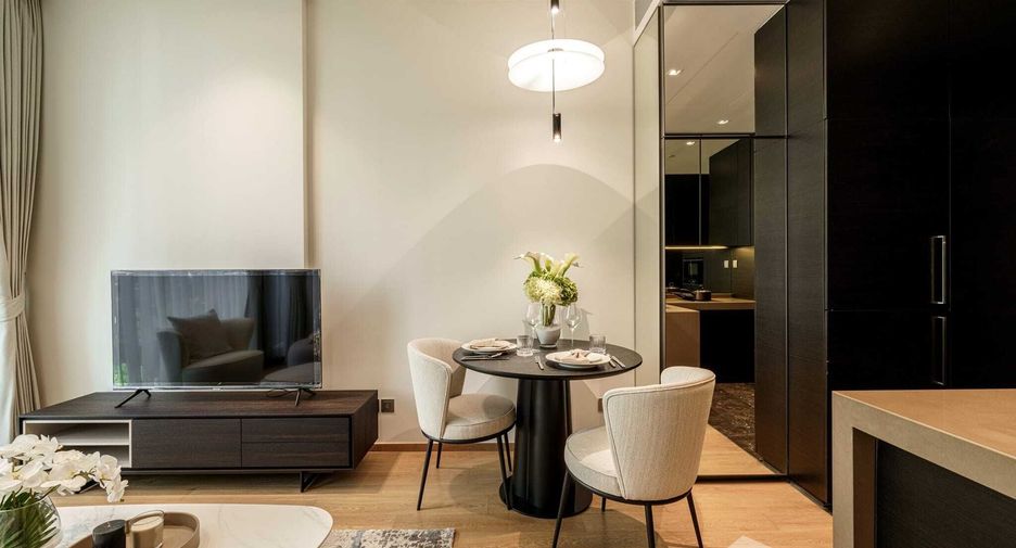 For rent 1 bed condo in Pathum Wan, Bangkok