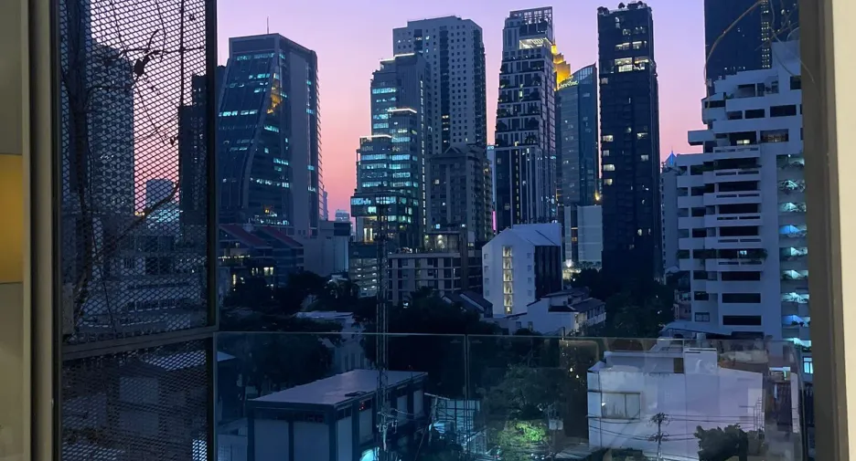 For rent 1 bed condo in Watthana, Bangkok