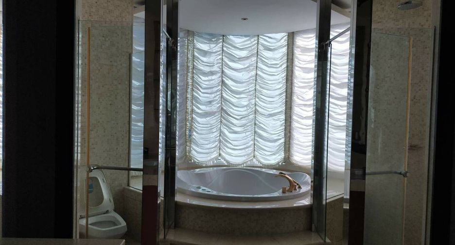 Wohnung zur Miete mit 3 Zimmer in Sathon, Bangkok