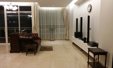For rent 3 bedrooms condo in Sathon, Bangkok