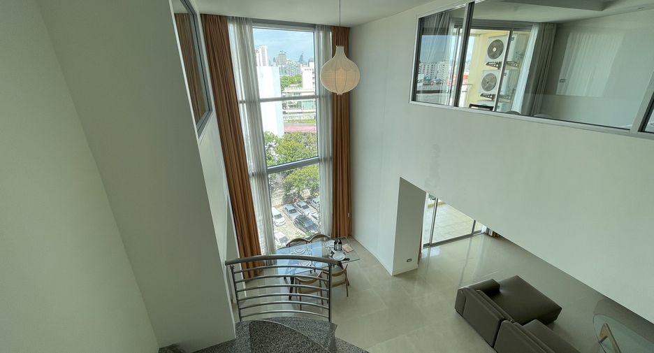 For rent 2 bedrooms condo in Watthana, Bangkok