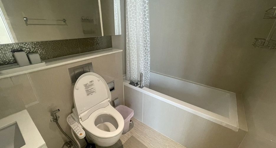 For rent 2 bedrooms condo in Watthana, Bangkok