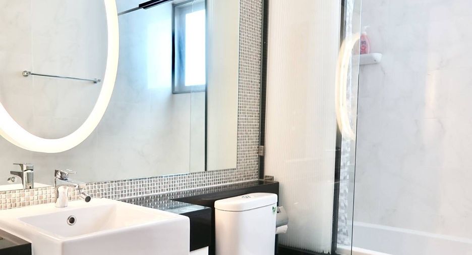 For rent 2 bedrooms condo in Watthana, Bangkok