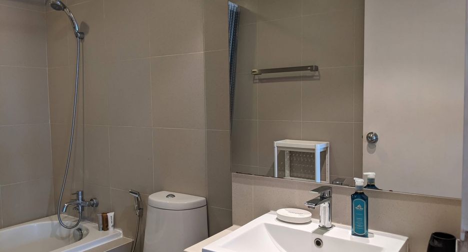 Condo en alquiler de 1 habitaciones en Khlong Toei, Bangkok