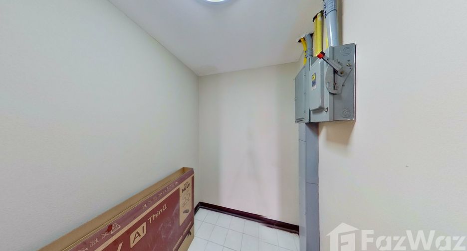 For rent 3 bedrooms condo in Khlong Toei, Bangkok