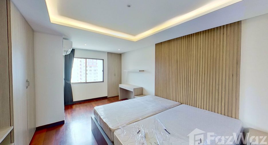 For rent 3 bedrooms condo in Khlong Toei, Bangkok
