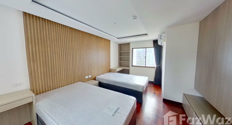 For rent 3 bedrooms condo in Khlong Toei, Bangkok