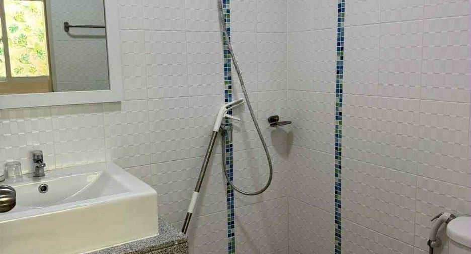 For rent 3 bedrooms townhouse in Don Mueang, Bangkok