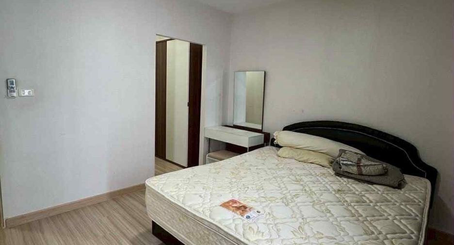 For rent 3 bedrooms townhouse in Don Mueang, Bangkok