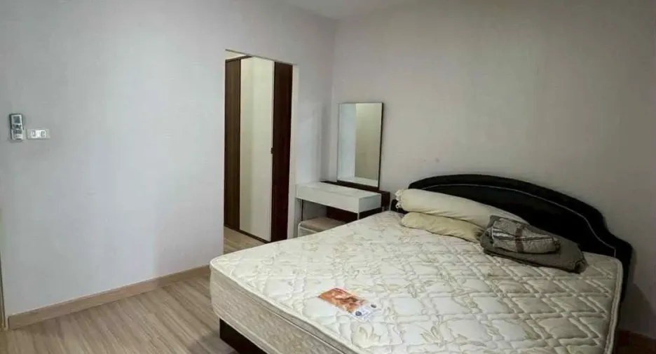 For rent 3 bedrooms townhouse in Don Mueang, Bangkok