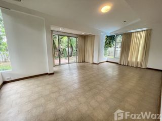 For rent 3 bedrooms house in Huai Khwang, Bangkok
