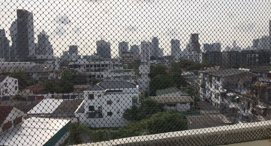 For rent 2 bedrooms condo in Khlong Toei, Bangkok
