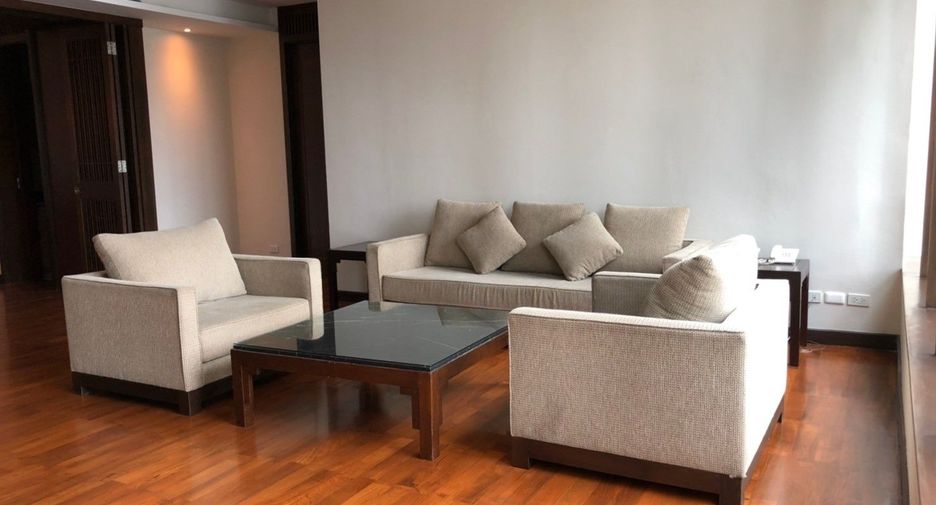 For rent 3 bedrooms apartment in Watthana, Bangkok