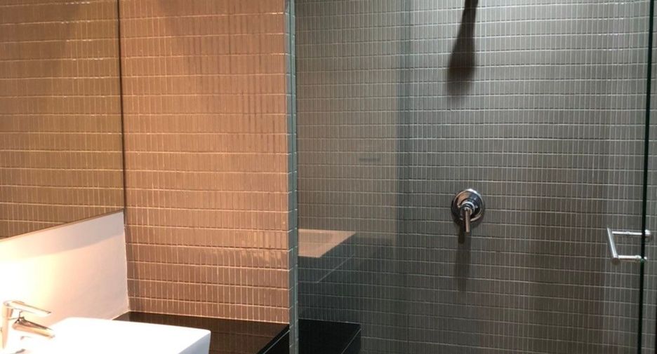 For rent 3 bedrooms apartment in Watthana, Bangkok