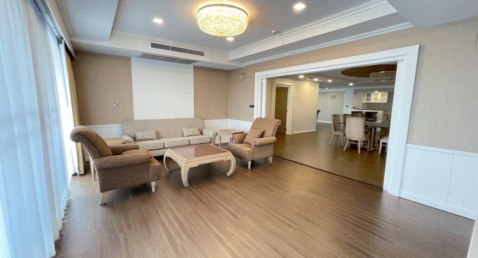 À louer 4 chambres condo à Watthana, Bangkok