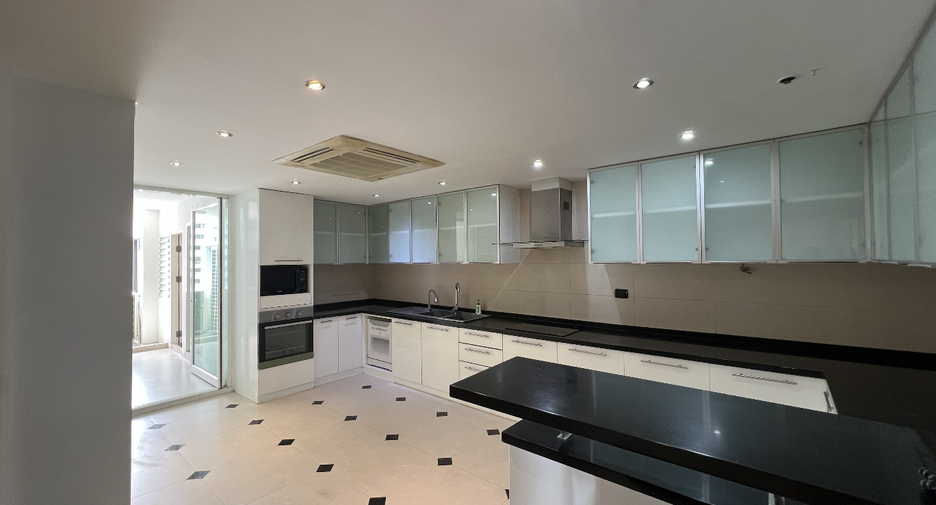 Condo en alquiler de 4 habitaciones en Watthana, Bangkok