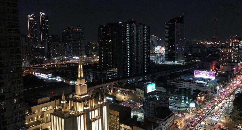 For rent 1 bed condo in Watthana, Bangkok