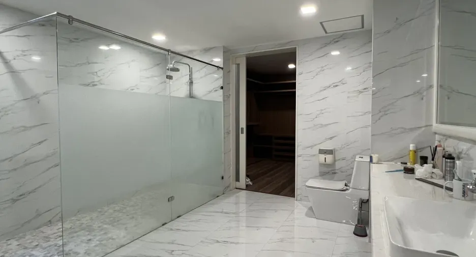 For rent 10 bedrooms townhouse in Bang Phlat, Bangkok
