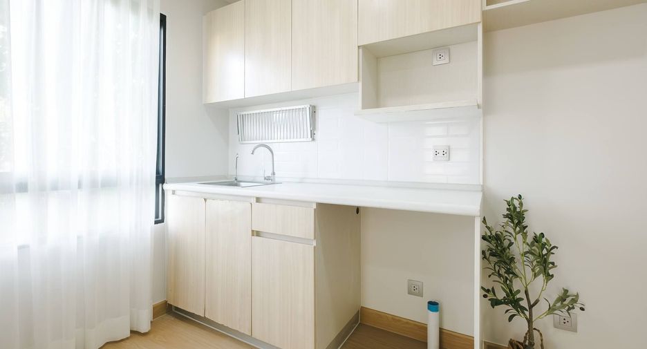 For rent 2 bedrooms condo in Wang Thonglang, Bangkok
