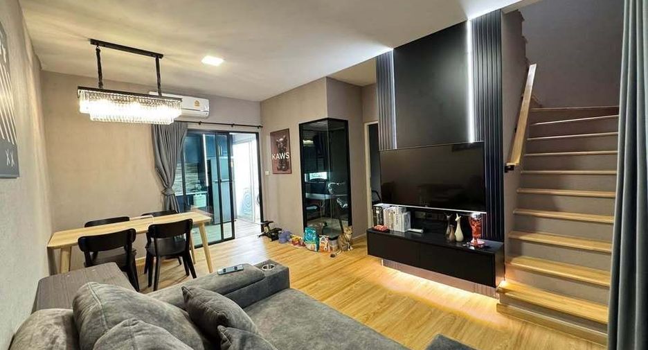 For rent 3 bedrooms townhouse in Prawet, Bangkok