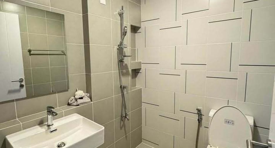 For rent 3 bedrooms townhouse in Prawet, Bangkok