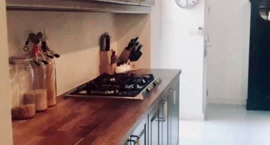 For rent 4 bedrooms townhouse in Watthana, Bangkok