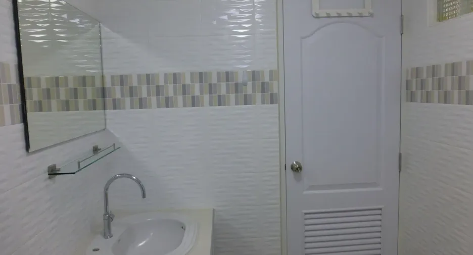 For rent studio condo in Phaya Thai, Bangkok