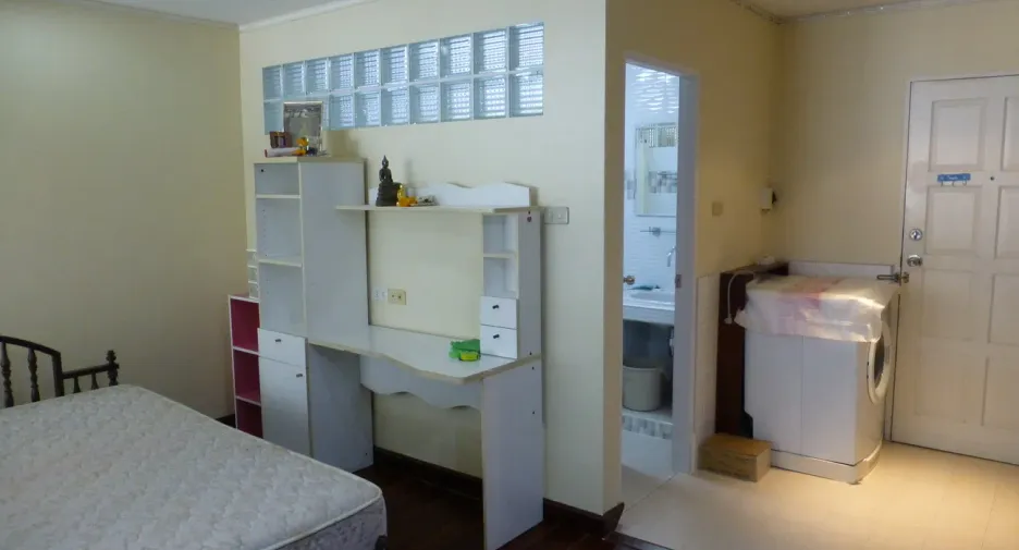For rent studio condo in Phaya Thai, Bangkok
