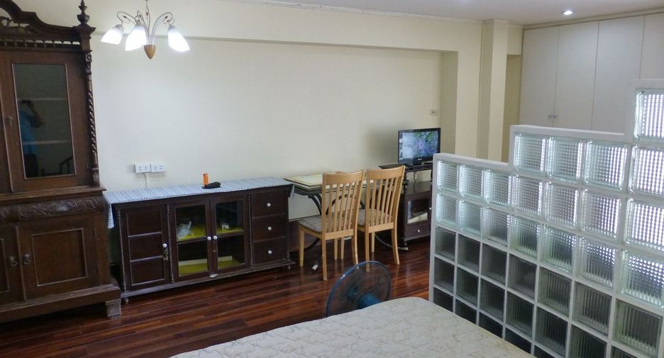 For rent studio condo in Phaya Thai, Bangkok