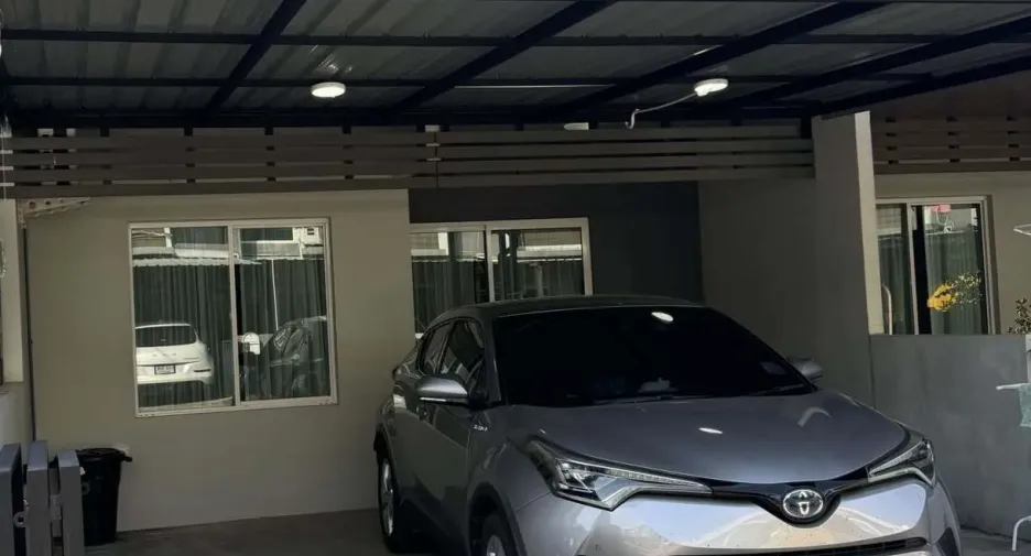 For rent 3 bedrooms townhouse in Bang Phli, Samut Prakan
