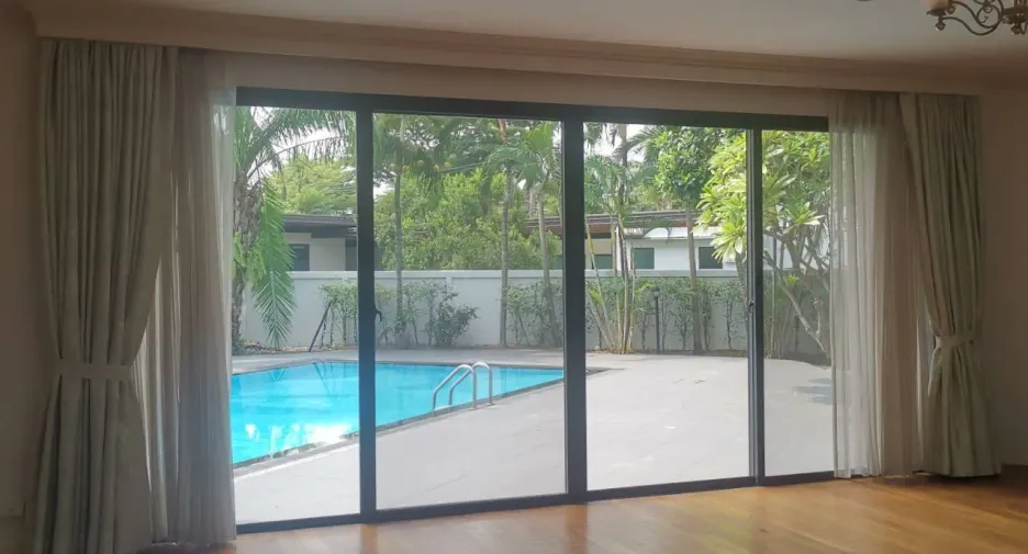 For rent 5 bedrooms house in Suan Luang, Bangkok