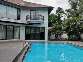 Haus zur Miete mit 5 Zimmer in Suan Luang, Bangkok