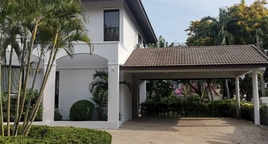 For rent 5 bedrooms house in Suan Luang, Bangkok