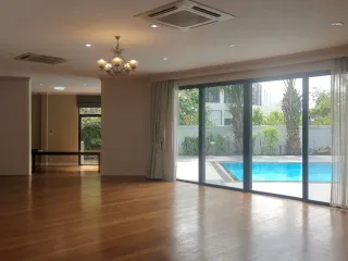 Haus zur Miete mit 5 Zimmer in Suan Luang, Bangkok
