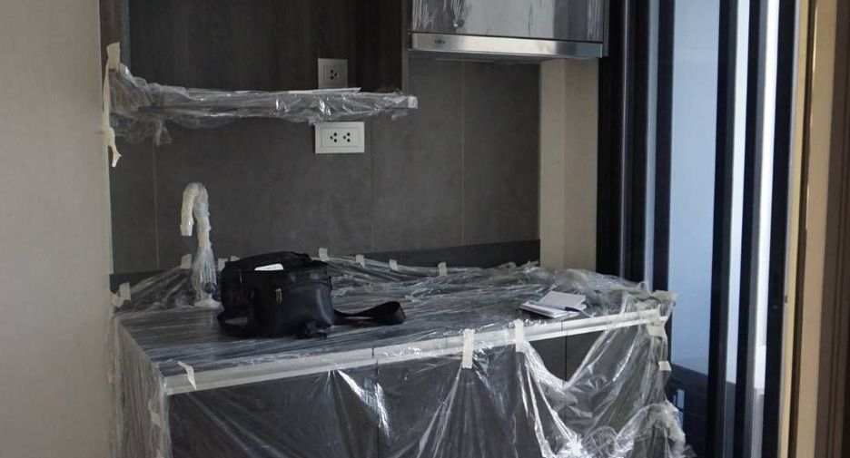 For rent studio condo in Bang Rak, Bangkok