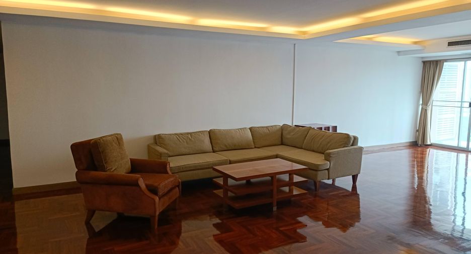 For rent 5 bedrooms condo in Yan Nawa, Bangkok