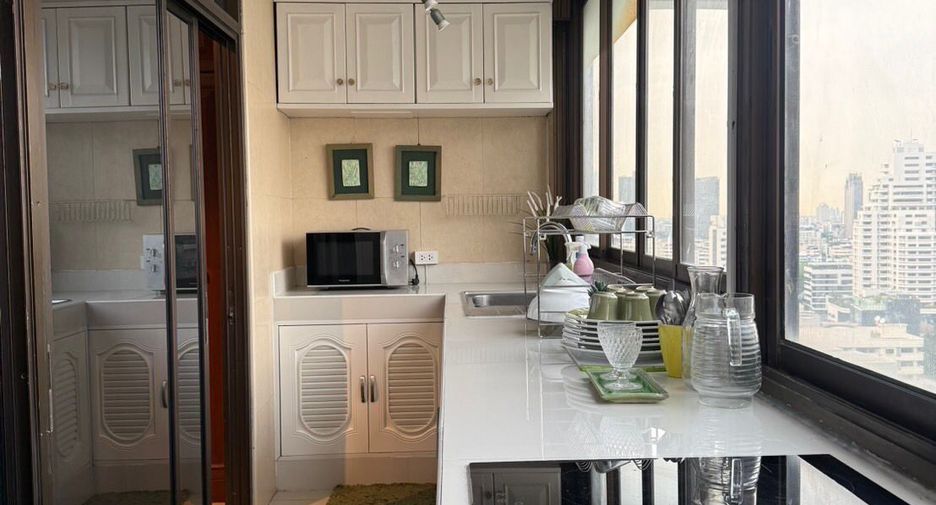 Condo en alquiler de 2 habitaciones en Watthana, Bangkok