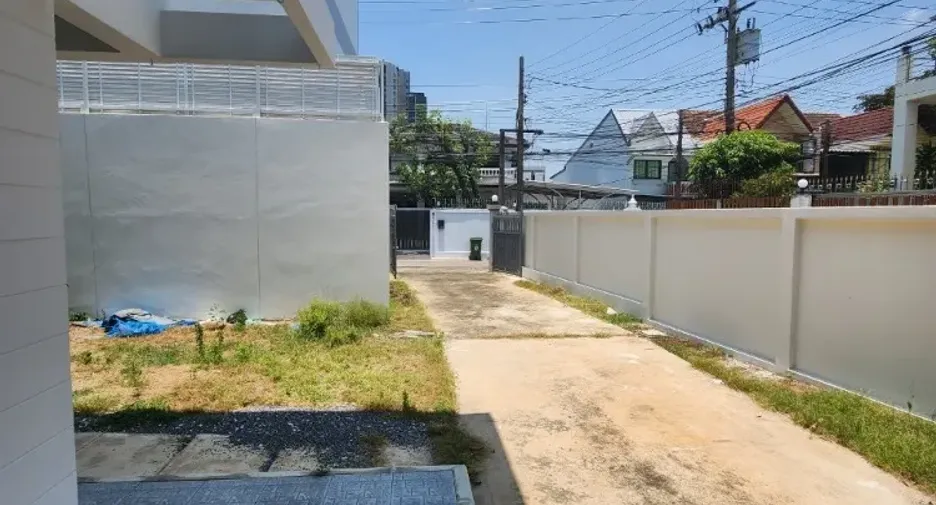 ให้เช่า 4 ห้องนอน บ้านเดี่ยว ใน พระโขนง, กรุงเทพฯ