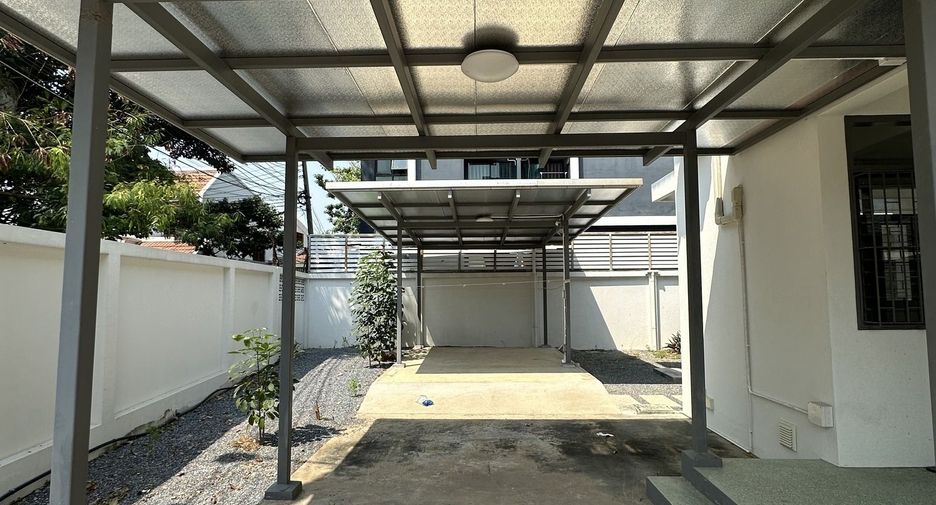 ให้เช่า 4 ห้องนอน บ้านเดี่ยว ใน พระโขนง, กรุงเทพฯ