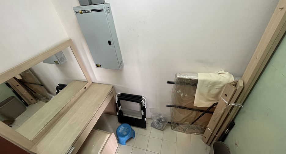 À louer 2 chambres appartement à Yan Nawa, Bangkok